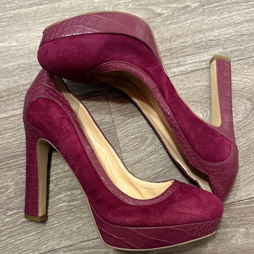 Audrey Brooke Deep Red Heels - Picture 4 of 11